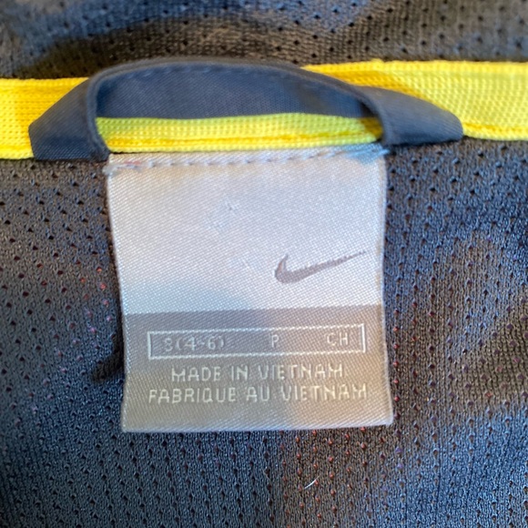 Nike Cropped WindBreaker Purple and Grey Zippered Jacket - Picture 2 of 5